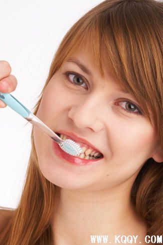 牙周疾病护理六要素之一——牙周专用牙刷与刷牙方法
